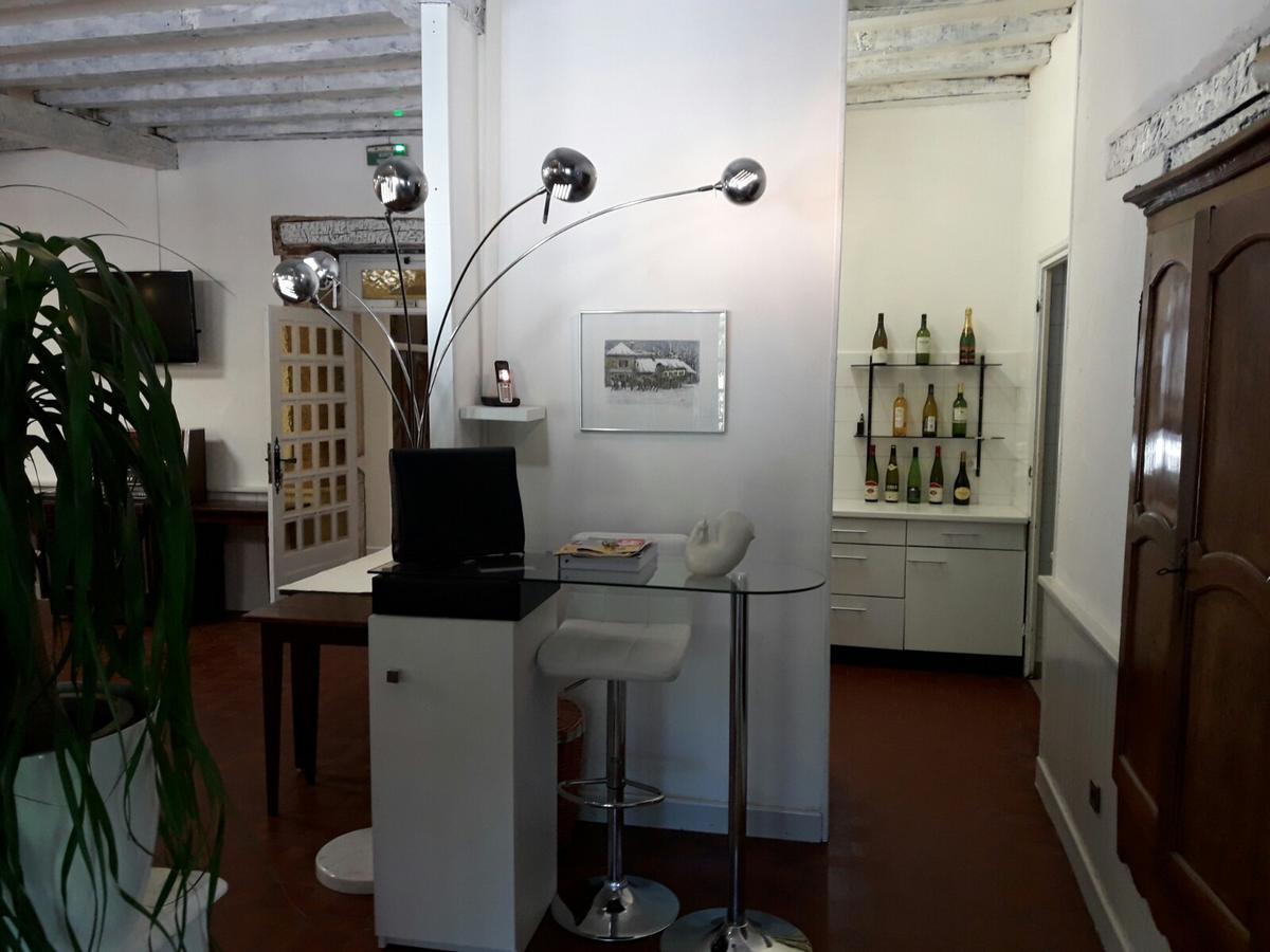 Hotel Restaurant La Croix Blanche Lyon Bagian luar foto